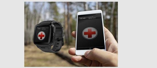 Un teléfono móvil y un reloj inteligente mostrando el logo de Cruz Roja